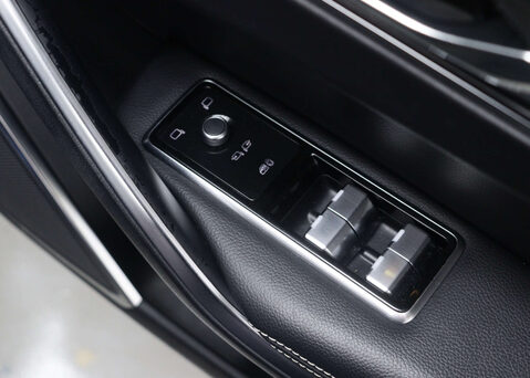 Jaguar F-Pace 2.0 F-PACE R-Dynamic S D MHEV AWD Auto 4WD 5dr 39