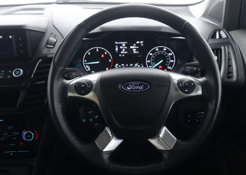 Ford Tourneo Connect 1.5 Tourneo Connect Grand Titanium TDCi Auto 5dr 17