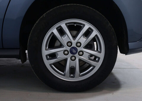 Ford Tourneo Connect 1.5 Tourneo Connect Grand Titanium TDCi Auto 5dr 15