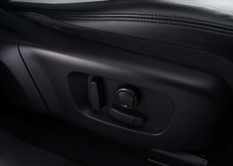 Land Rover Range Rover Evoque 2.0 Range Rover Evoque R-Dynamic SE Auto 4WD 5dr 47