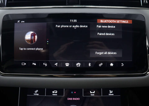 Land Rover Range Rover Evoque 2.0 Range Rover Evoque R-Dynamic SE Auto 4WD 5dr 22