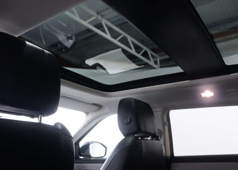 Land Rover Range Rover Evoque 2.0 Range Rover Evoque R-Dynamic SE Auto 4WD 5dr 53