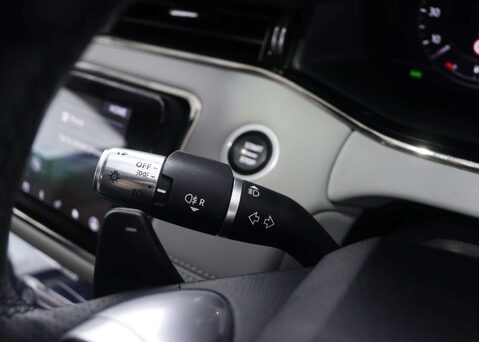 Land Rover Range Rover Evoque 2.0 Range Rover Evoque R-Dynamic SE Auto 4WD 5dr 43