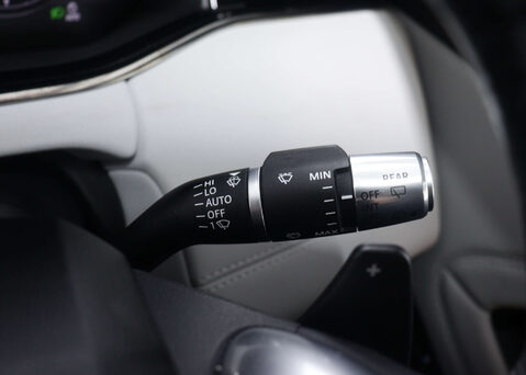 Land Rover Range Rover Evoque 2.0 Range Rover Evoque R-Dynamic SE Auto 4WD 5dr 40