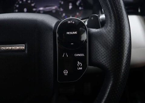 Land Rover Range Rover Evoque 2.0 Range Rover Evoque R-Dynamic SE Auto 4WD 5dr 38