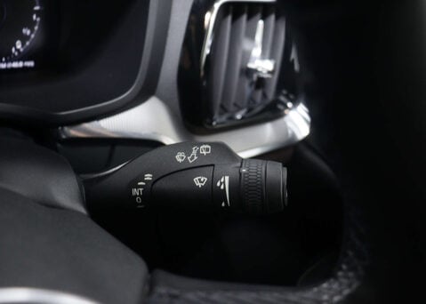 Volvo V60 2.0 V60 R-Design T6 Recharge AWD Auto 4WD 5dr 38