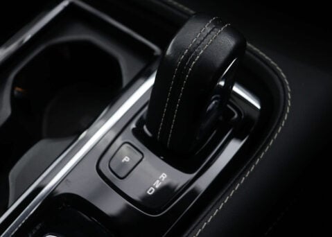 Volvo V60 2.0 V60 R-Design T6 Recharge AWD Auto 4WD 5dr 31