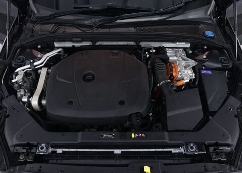 Volvo V60 2.0 V60 R-Design T6 Recharge AWD Auto 4WD 5dr 54