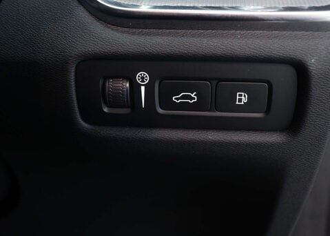 Volvo V60 2.0 V60 R-Design T6 Recharge AWD Auto 4WD 5dr 39