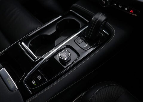 Volvo V60 2.0 V60 R-Design T6 Recharge AWD Auto 4WD 5dr 34