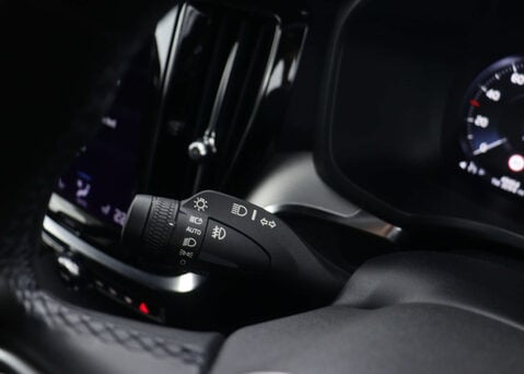 Volvo V60 2.0 V60 R-Design T6 Recharge AWD Auto 4WD 5dr 37