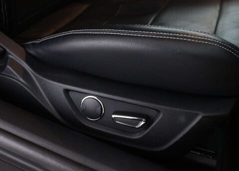 Ford Mustang 5.0 Mustang GT Auto 2dr 32