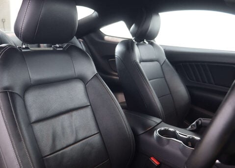 Ford Mustang 5.0 Mustang GT Auto 2dr 37