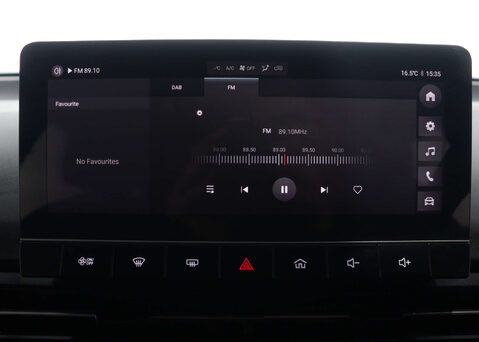 MG MG4 64kWh SE Long Range Hatchback 5dr Electric Auto (203 ps) 24