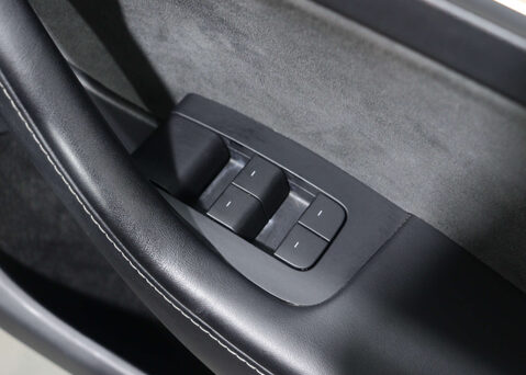 Tesla Model Y ModeL Y Long Range AWD 4WD 5dr 33