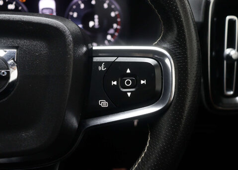 Volvo XC40 1.5 XC40 R-Design T3 Auto 5dr 34