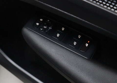 Volvo XC40 1.5 XC40 R-Design T3 Auto 5dr 37