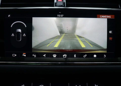 Land Rover Range Rover Evoque 2.0 Range Rover Evoque R-Dynamic SE Auto 4WD 5dr 30