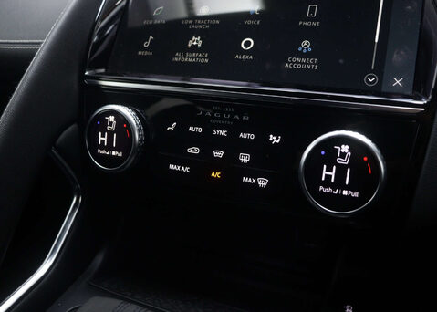 Jaguar E-Pace 2.0 E-Pace R-Dynamic S MHEV AWD Auto 4WD 5dr 31