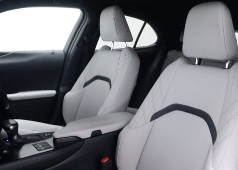 Lexus Ux 2.0 UX 250H F Sport Design 4x2 CVT 5dr 48