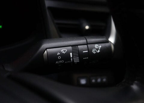 Lexus Ux 2.0 UX 250H F Sport Design 4x2 CVT 5dr 37