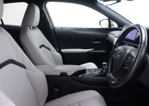 Lexus Ux 2.0 UX 250H F Sport Design 4x2 CVT 5dr 43