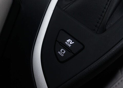 Lexus Ux 2.0 UX 250H F Sport Design 4x2 CVT 5dr 31