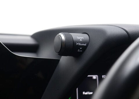 Lexus Ux 2.0 UX 250H F Sport Design 4x2 CVT 5dr 34