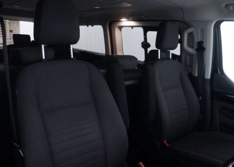 Ford Tourneo Custom 2.0 Tourneo Custom 320 Titanium EcoBlue Auto L2 4dr 32