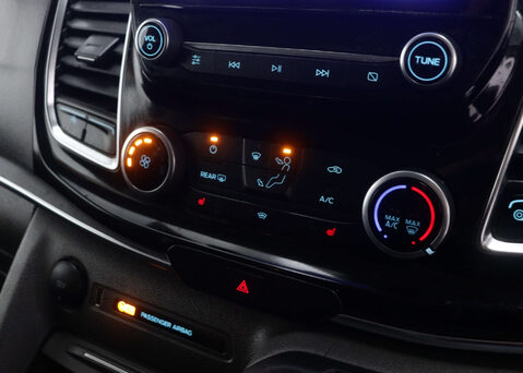 Ford Tourneo Custom 2.0 Tourneo Custom 320 Titanium EcoBlue Auto L2 4dr 19