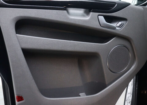 Ford Tourneo Custom 2.0 Tourneo Custom 320 Titanium EcoBlue Auto L2 4dr 37