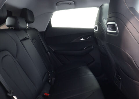 OMODA 5 1.6 5 Noble Auto 5dr 51