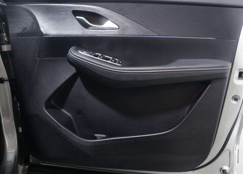 OMODA 5 1.6 5 Noble Auto 5dr 42