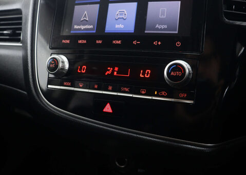 Mitsubishi Outlander 2.0 Outlander Exceed CVT 4WD 5dr 30