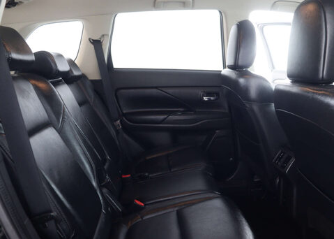 Mitsubishi Outlander 2.0 Outlander Exceed CVT 4WD 5dr 48