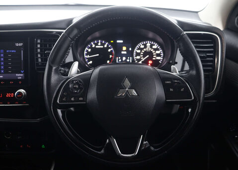 Mitsubishi Outlander 2.0 Outlander Exceed CVT 4WD 5dr 18