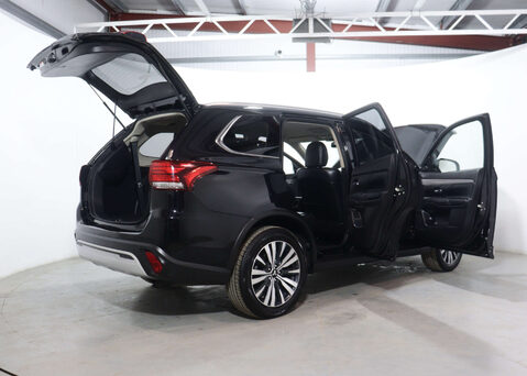 Mitsubishi Outlander 2.0 Outlander Exceed CVT 4WD 5dr 59