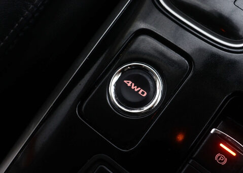 Mitsubishi Outlander 2.0 Outlander Exceed CVT 4WD 5dr 32