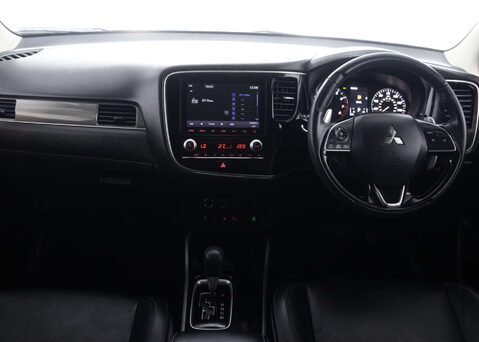 Mitsubishi Outlander 2.0 Outlander Exceed CVT 4WD 5dr 19