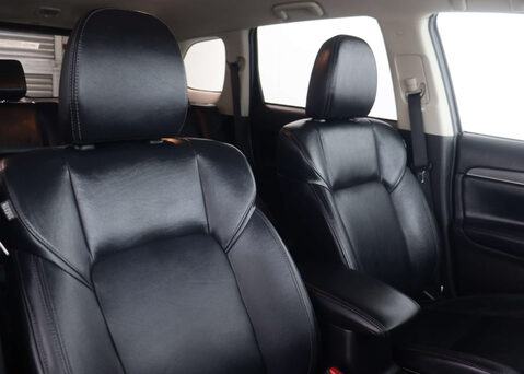 Mitsubishi Outlander 2.0 Outlander Exceed CVT 4WD 5dr 43