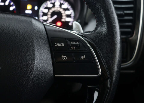 Mitsubishi Outlander 2.0 Outlander Exceed CVT 4WD 5dr 37