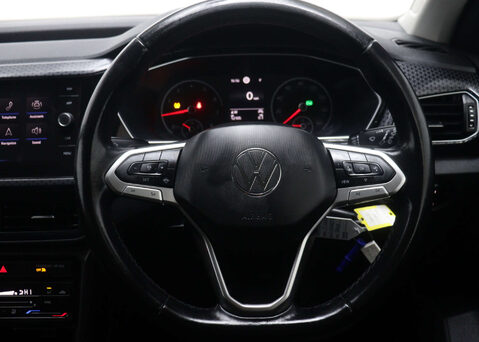 Volkswagen T-Cross 1.0 T-Cross SEL TSi Semi-Auto 5dr 18