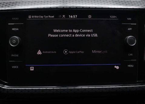 Volkswagen T-Cross 1.0 T-Cross SEL TSi Semi-Auto 5dr 25