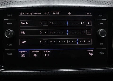 Volkswagen T-Cross 1.0 T-Cross SEL TSi Semi-Auto 5dr 27