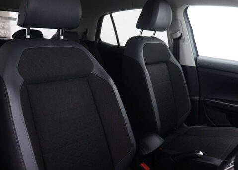 Volkswagen T-Cross 1.0 T-Cross SEL TSi Semi-Auto 5dr 38