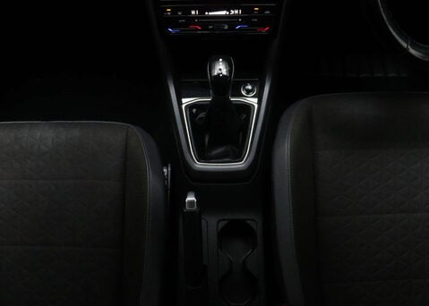 Volkswagen T-Cross 1.0 T-Cross SEL TSi Semi-Auto 5dr 20