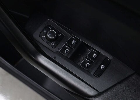 Volkswagen T-Cross 1.0 T-Cross SEL TSi Semi-Auto 5dr 35