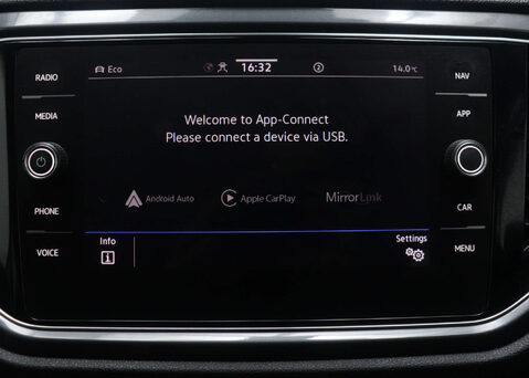 Volkswagen T-Roc 1.5 T-Roc SEL TSi Evo Semi-Auto 5dr 26