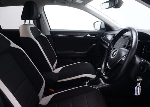 Volkswagen T-Roc 1.5 T-Roc SEL TSi Evo Semi-Auto 5dr 42