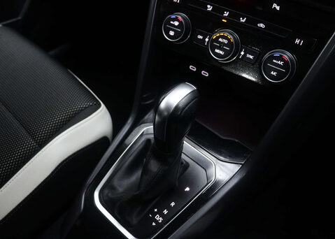 Volkswagen T-Roc 1.5 T-Roc SEL TSi Evo Semi-Auto 5dr 33